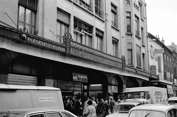 Valence.- Les Dames de France avenue Victor Hugo.