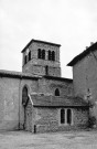 Manthes. - La façade sud de l'église Saint-Pierre-Saint-Paul.
