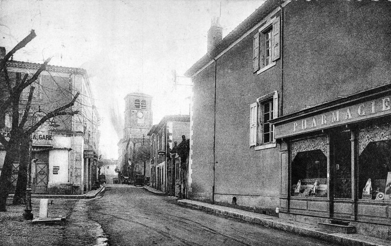 La place de la Mairie et la Grande Rue.