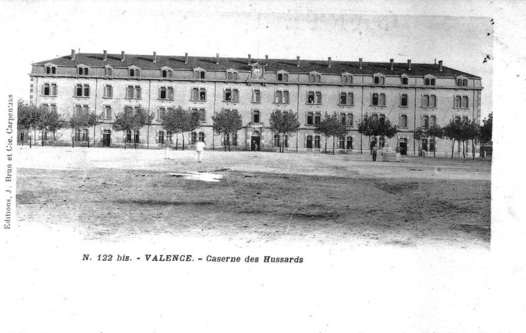 La caserne Latour Maubourg.