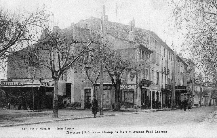 L'actuelle place de la Libération et l'avenue Paul Laurens.