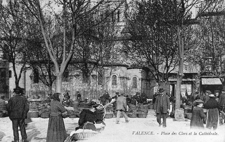 Les marchandes au panier, place des Clercs.