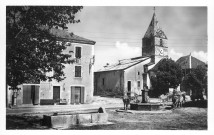 L'église Saint-Julien et le café Brochier.