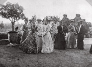 Peyrins. - Les invités du mariage au château de Sallmard.