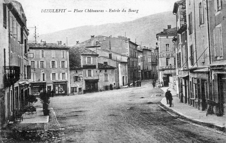 Place de Chateauras.