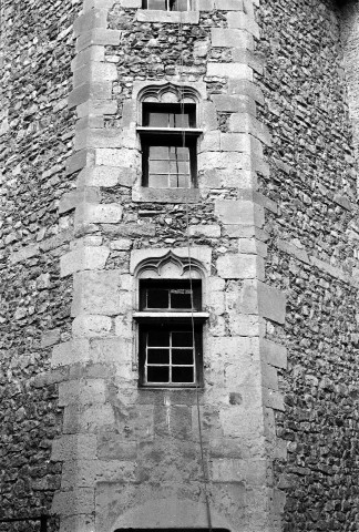 Saint-Vallier. - Détail de la tour d'escalier du château.