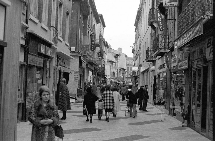 Valence. - Rue Madier de Montjau.