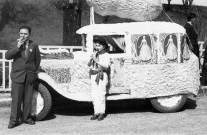 Voiture décorée par la filature du Pontillard au corso de 1954.