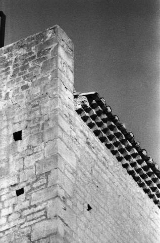 Pont-de-Barret. - La génoise sud de l'église Notre-Dame la Brune.