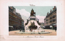 Le monument d’Émile Augier (1897) place de la République.