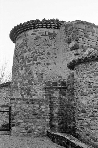 Francillon-sur-Roubion.- Le chevet de l'église Saint-Pierre-aux-Liens.