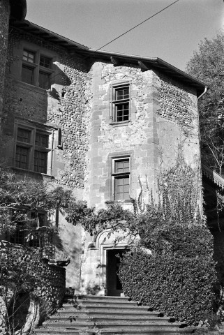 Châtillon-Saint-Jean.- La tour d'escalier du château Bady.