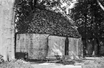 Tain-l'Hermitage. - La chapelle dans le parc de la mairie, avant restauration.