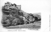 Piègros-la-Clastre. - Vue du village et du château.