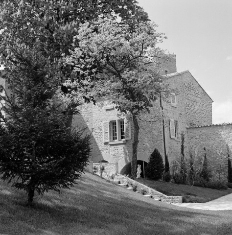 Étoile-sur-Rhône.- Le château Saint-Ange.