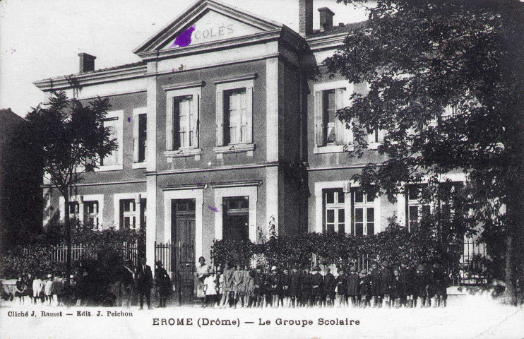 Le groupe scolaire.