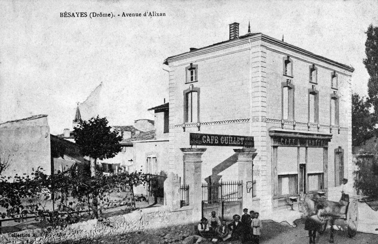 Avenue d'Alixan, le café Guillet.