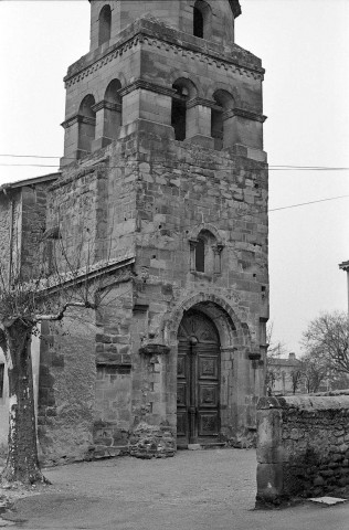 Mours-Saint-Eusèbe.- Le clocher de l'église Notre-Dame.