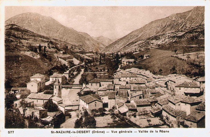 Vue générale du village et la Roanne.