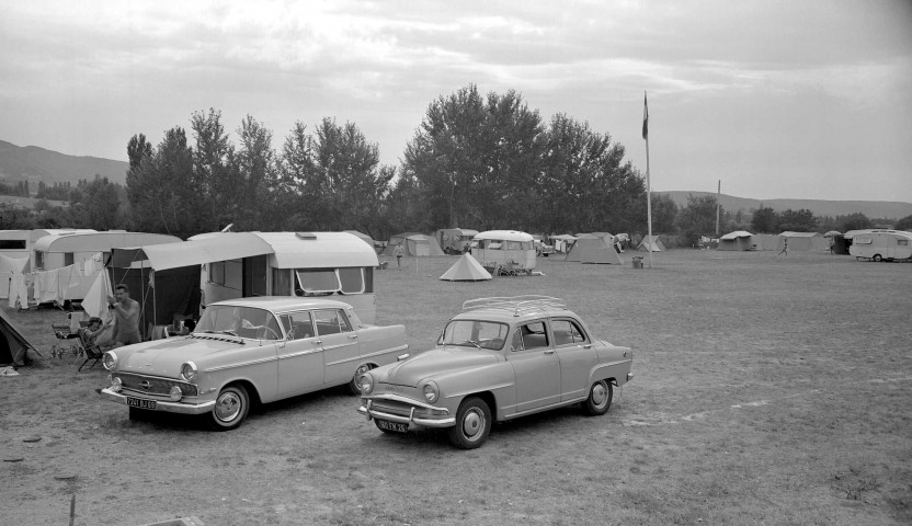 La Bégude-de-Mazenc. - Le camping.