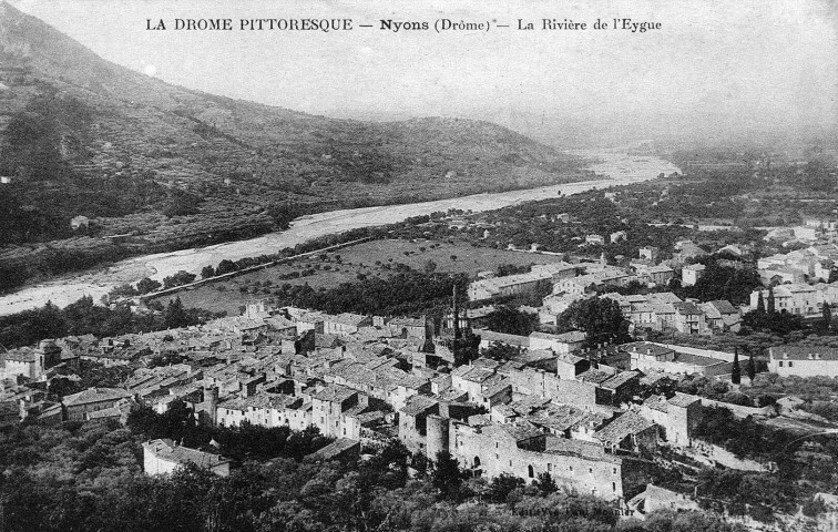Vue générale de la ville et de l'Eygues.