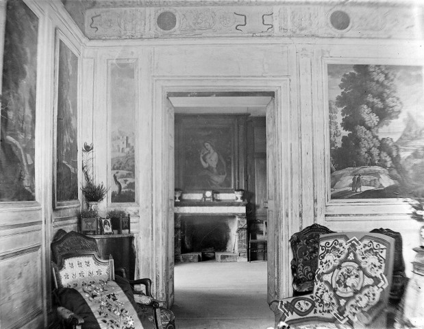 Saint-Thomas-en-Royans.- Le salon du château de la Chartronnière, ancienne maison forte remaniée au XVIe et XVIIIe siècle.