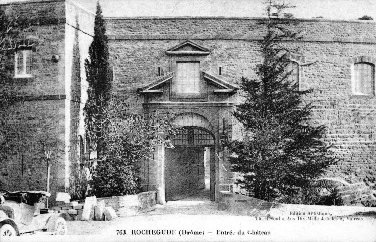 L'entrée du château.