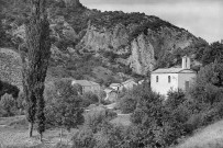 Beaumont-en-Diois.- Le village et le temple.