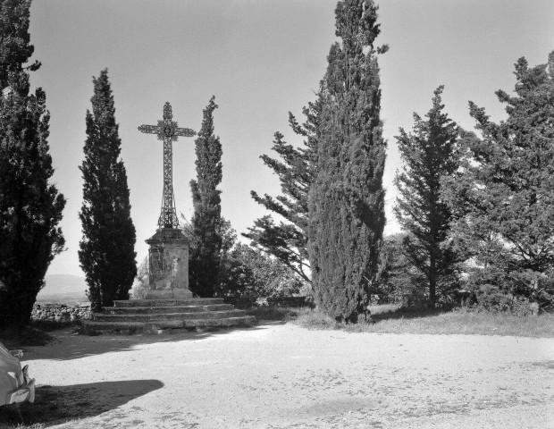 Rochegude.- Crucifie.