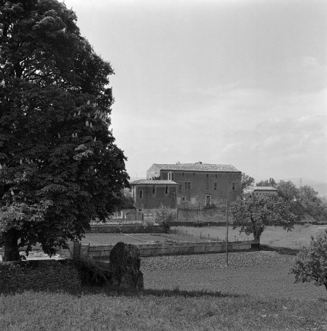 Étoile-sur-Rhône.- La façade nord de l'ancien hôpital et la chapelle.