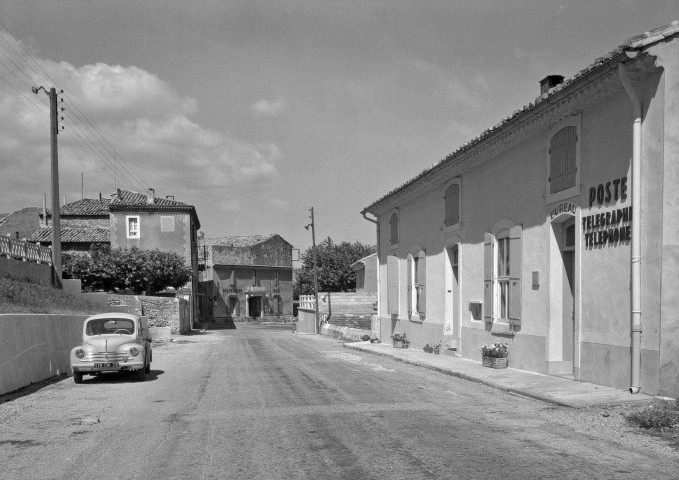 Châteauneuf-du-Rhône. - La poste.