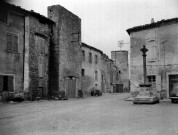 Taulignan.- Vestiges des remparts.