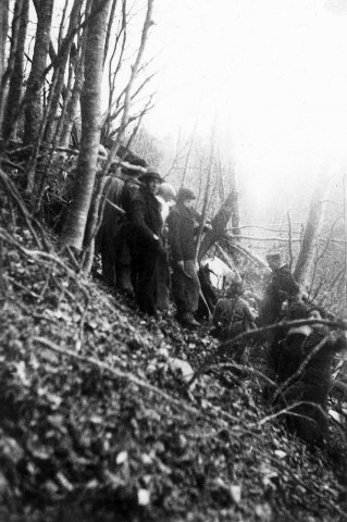 Crash de l'avion de M. Jamon radio et M. Risser mécanicien le 7 novembre 1937, aux Trois Becs.