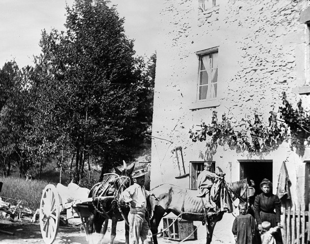 Saint-Thomas-en-Royans.- Une ferme du village.