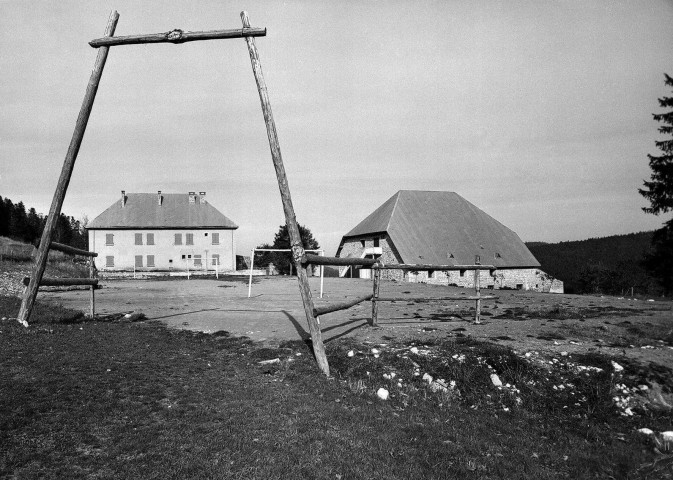 Bouvante.- Centre de vacances Lafarge de Lente.