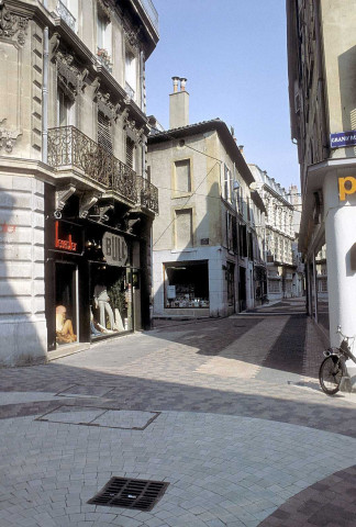 Valence.- Les premières rues piétonnes.