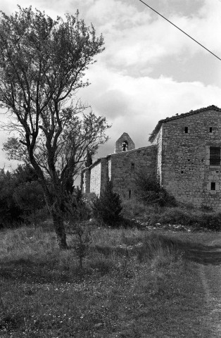 Saint-May. - Le chevet de la chapelle du prieuré de Bodon.