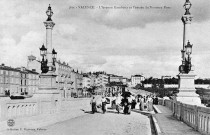Avenue Gambetta et le pont de pierre sur le Rhône, inauguré en 1905.