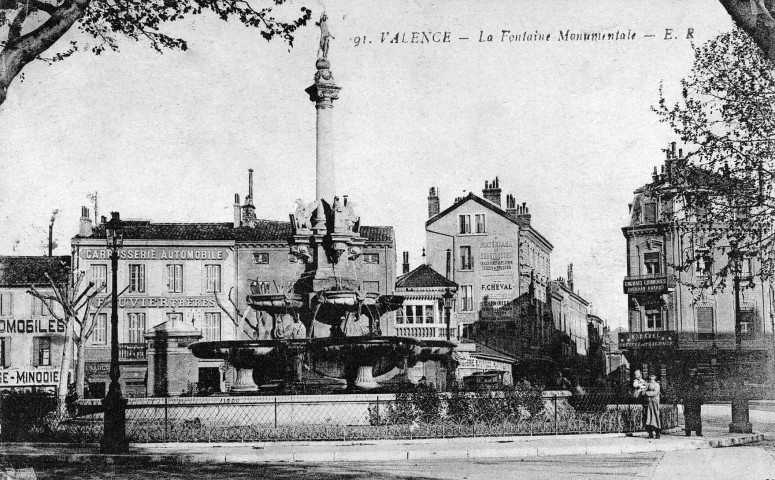 La fontaine monumentale.