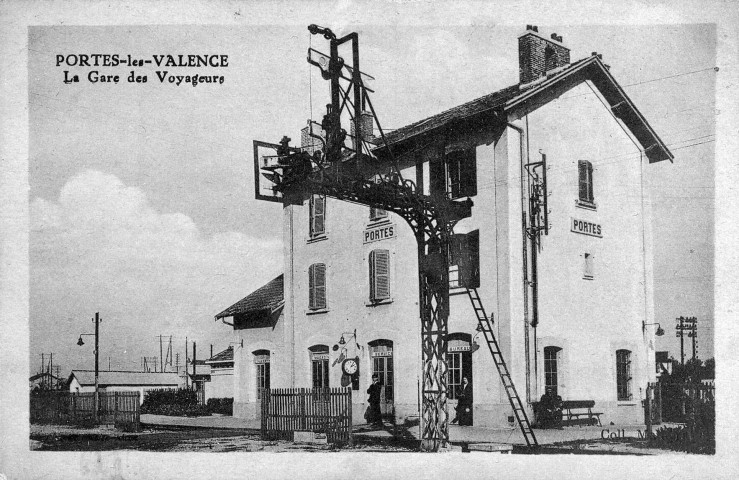 Portes-lès-Valence.- La gare de voyageurs.