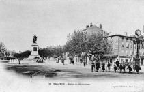 Valence.- Les rails du tramway Valence Chabeuil passant sur l'actuelle place du général Leclerc, la ligne a été mise en service fin 1894.