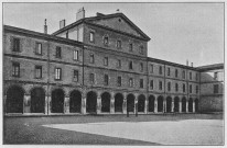 Valence.- La cour de l'actuelle caserne Baquet.