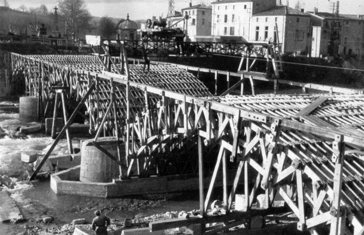 Le pont roulant fonctionne.