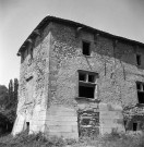 Chanos-Curson.- La maison-forte de Conflans bâtie au XVe siècle.
