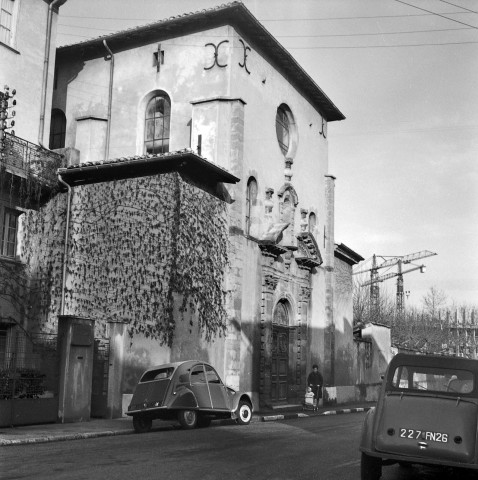 Valence. - Le portail de la chapelle des Cordeliers.