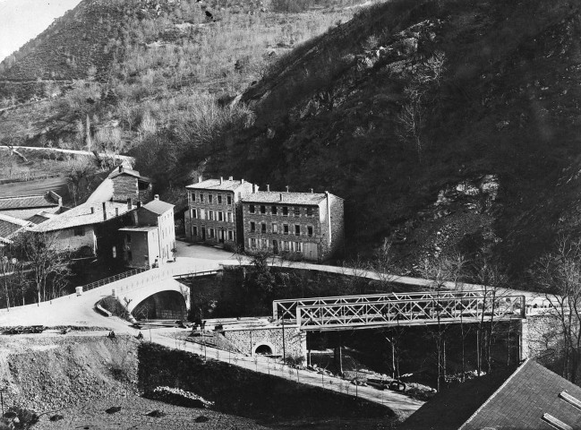 Saint-Uze.- Deux ponts sur la Galaure, Pont de Saint-Uze.