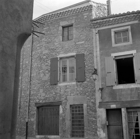 Étoile-sur-Rhône.- La maison Lachaud rénovée, Grand-Rue.