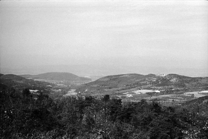 Rochefort-en-Valdaine.- Vue panoramique du château, site classé.