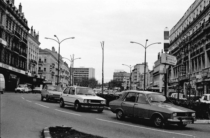 Valence.- Place de la République.