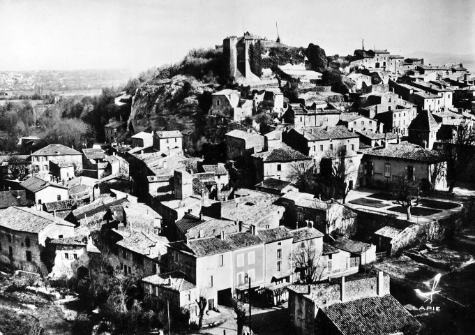 Grâne.- Vue aérienne du village.